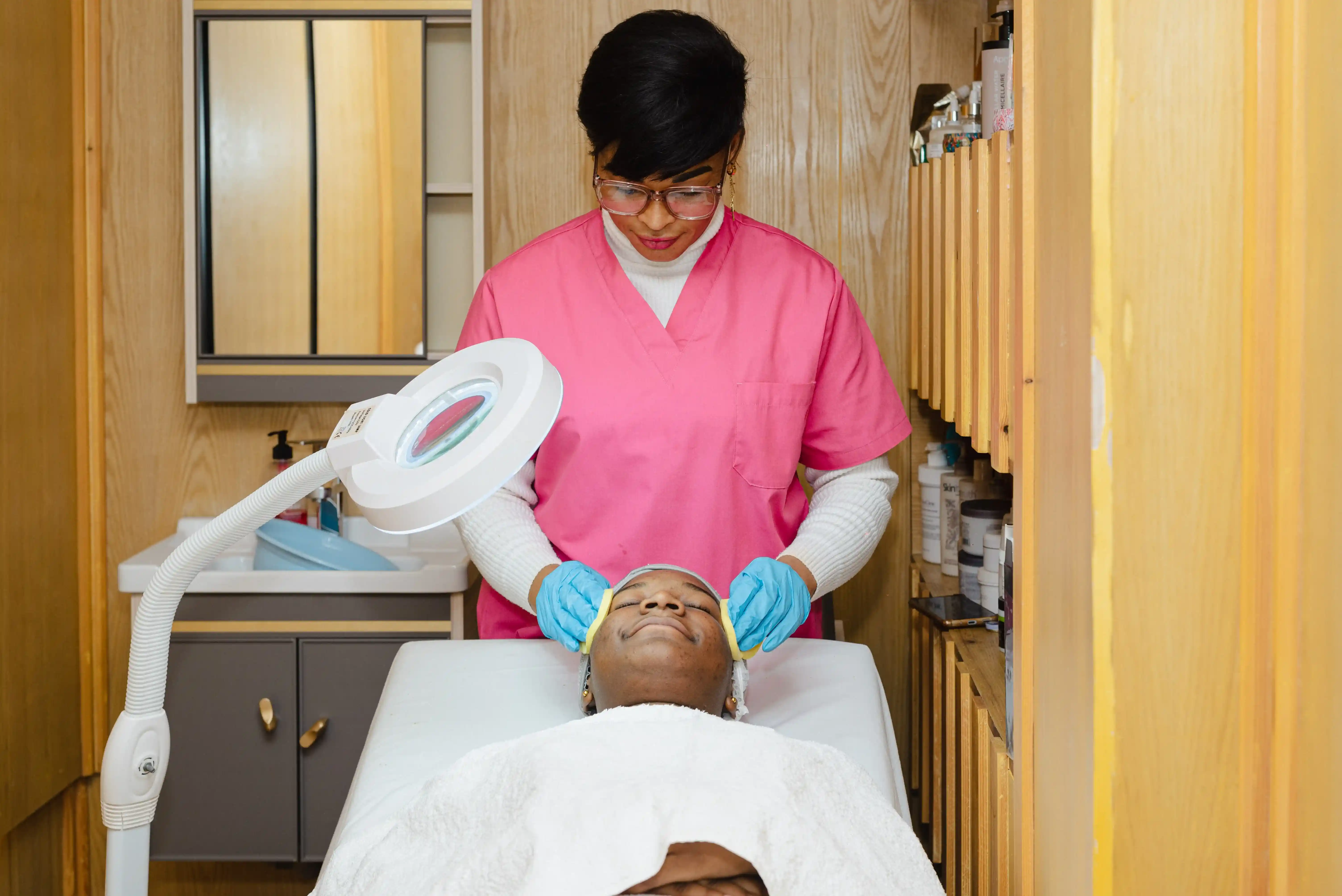 Cuidado facial en Marsha Spa